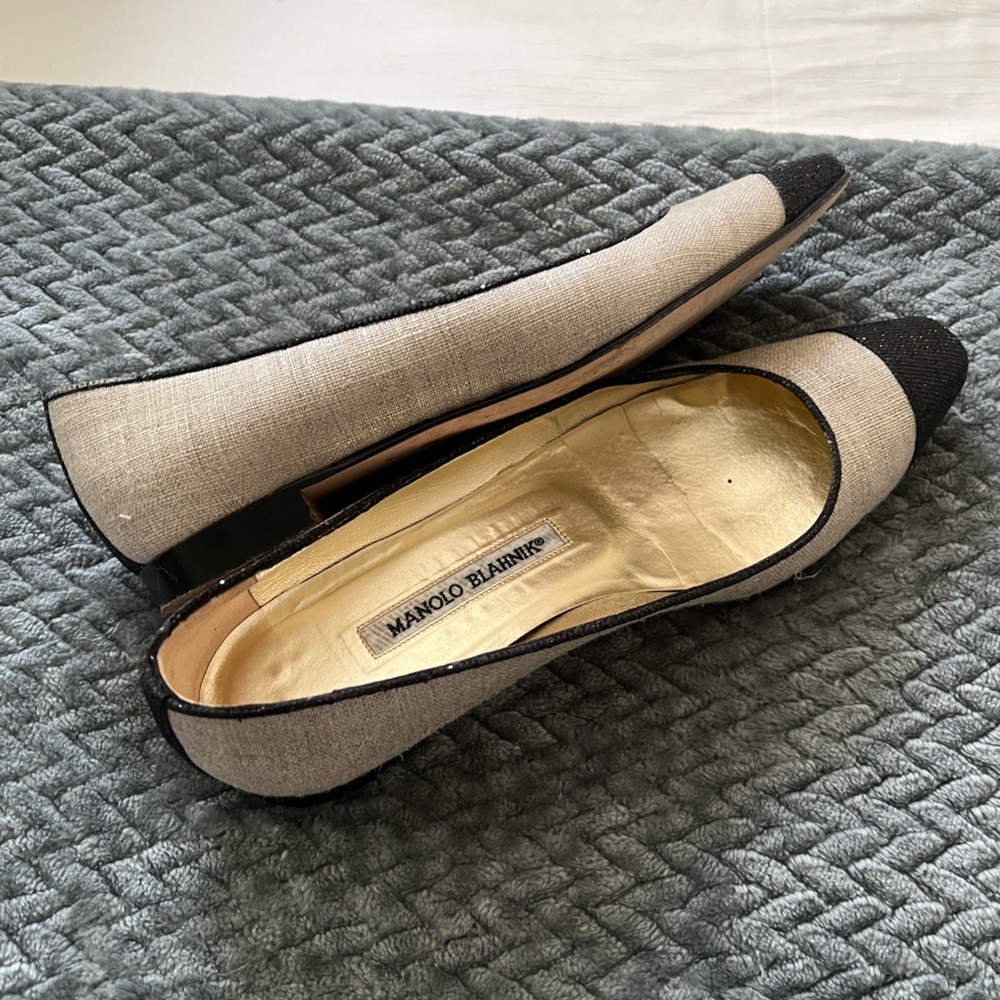 MANOLO BLAHNIK flats
